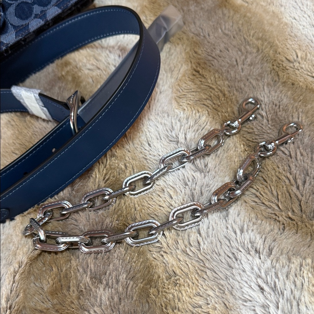 Coach Navy Signature Canvas Chain Shoulder Bag - Picture 3 of 9